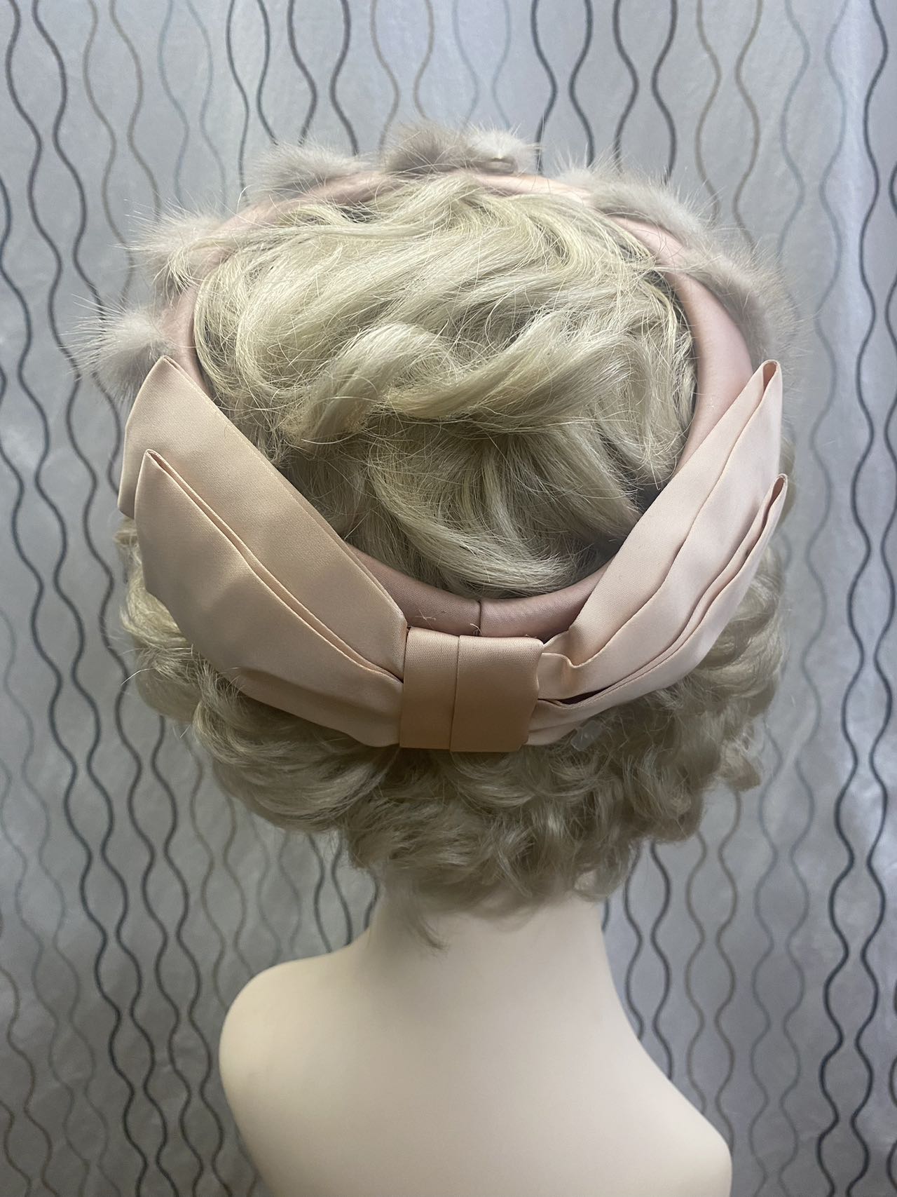 1950s women mink pink pillbox hat