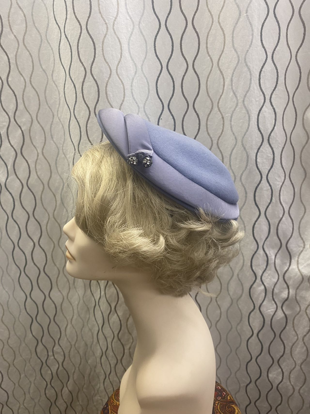 1950s women dusty blue wool satin beret hat