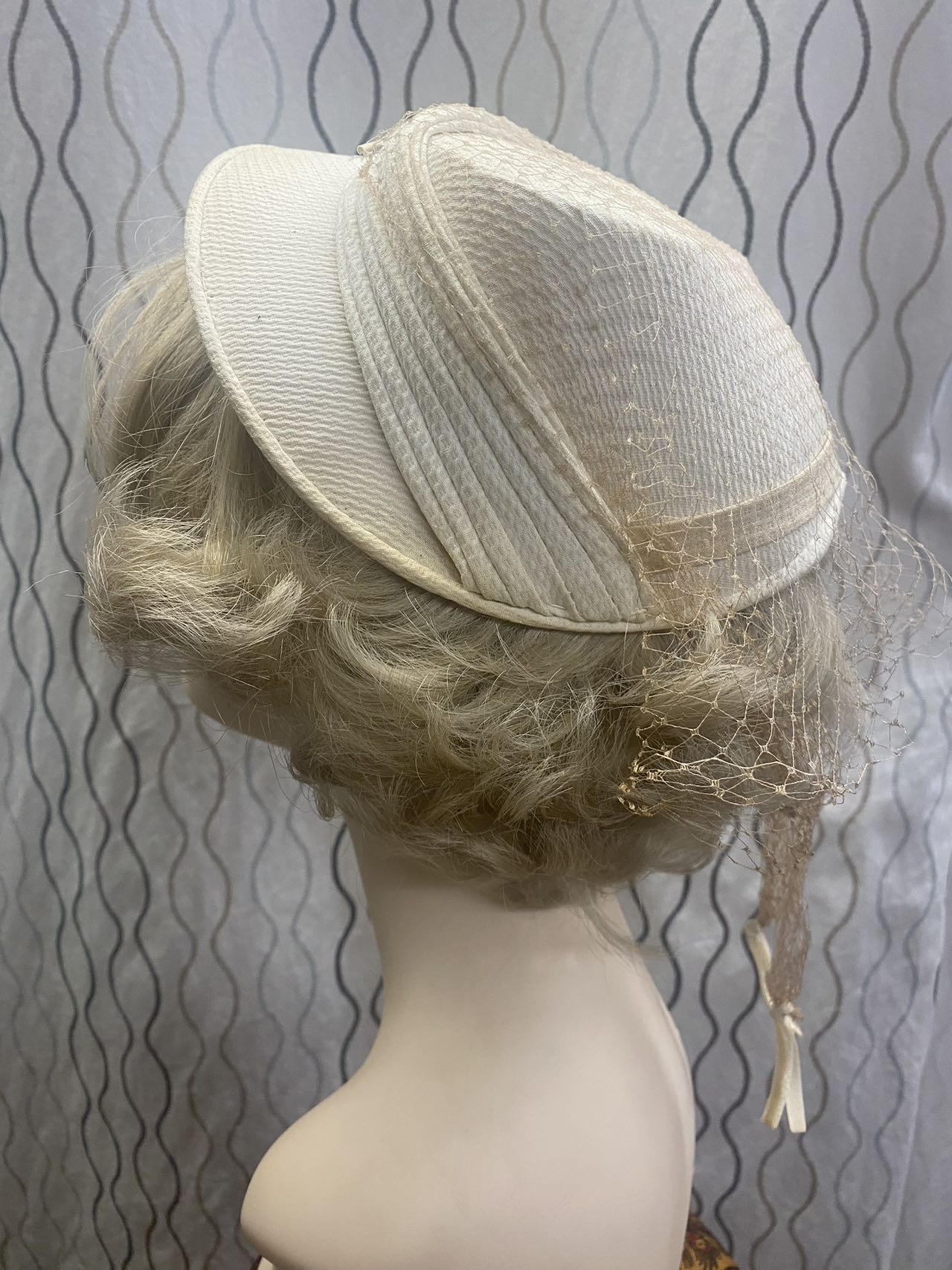 1950s women white pique hat with net tir