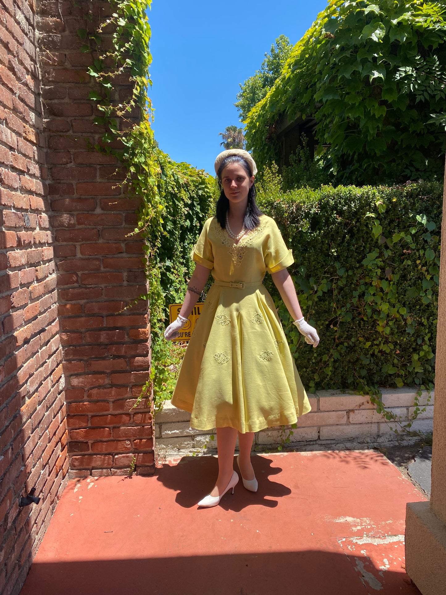 1950's Vintage Fit and Flare V-Neck Yellow Linen Swing Dress with Illussion Appliques