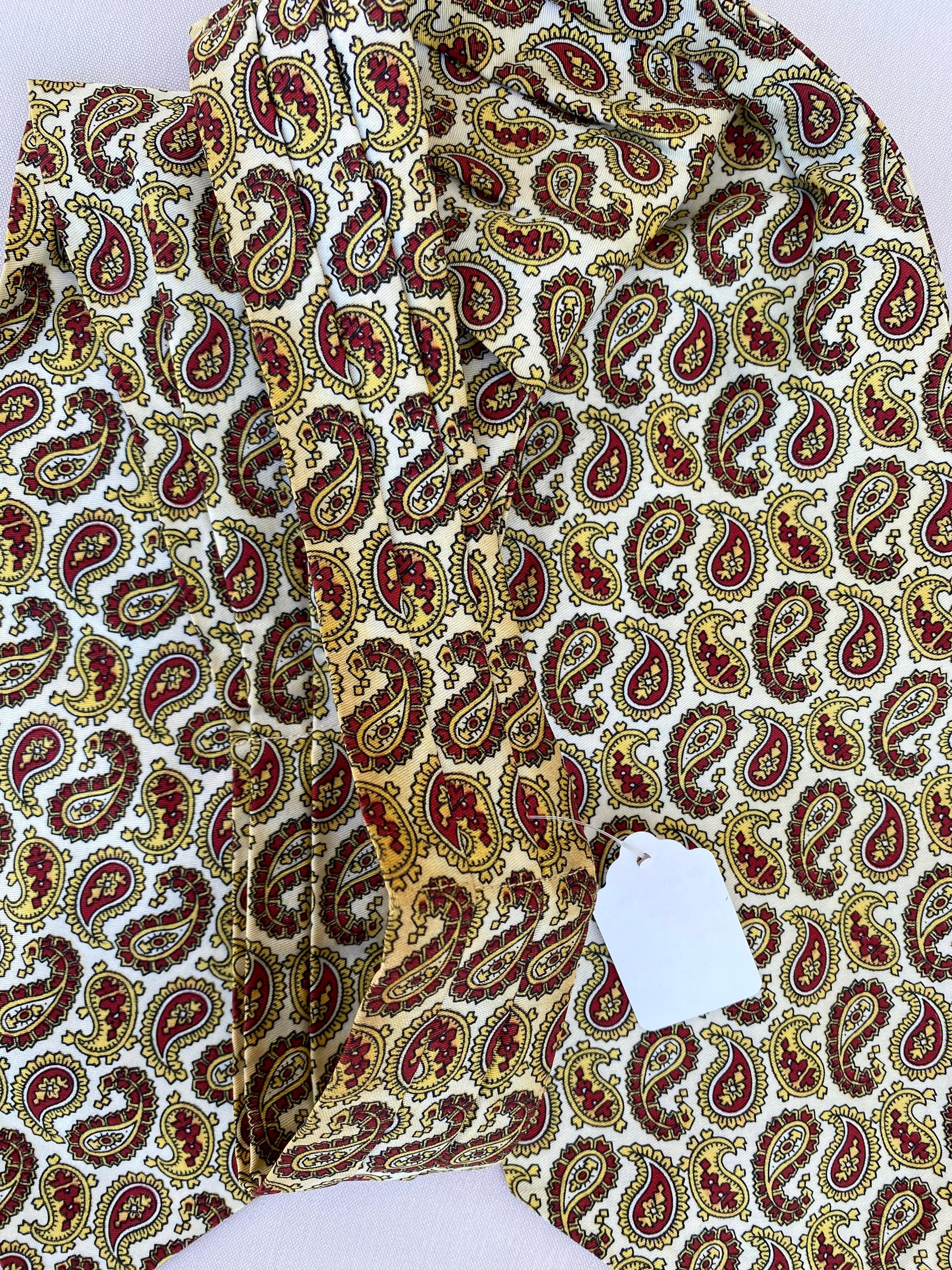 Cream Paisley Vintage Ascot - A Walk Thru Time Vintage