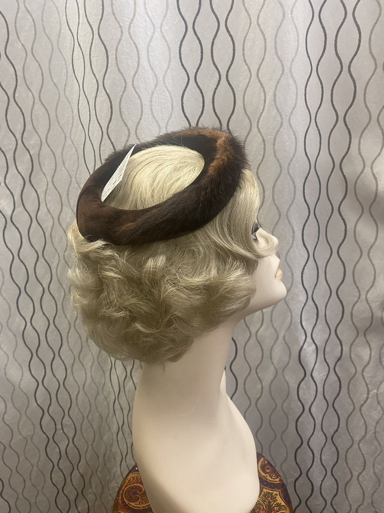1950s women light brown fur veloet mink circlet hat