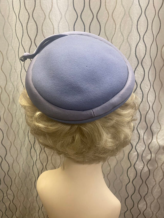 1950s women dusty blue wool satin beret hat