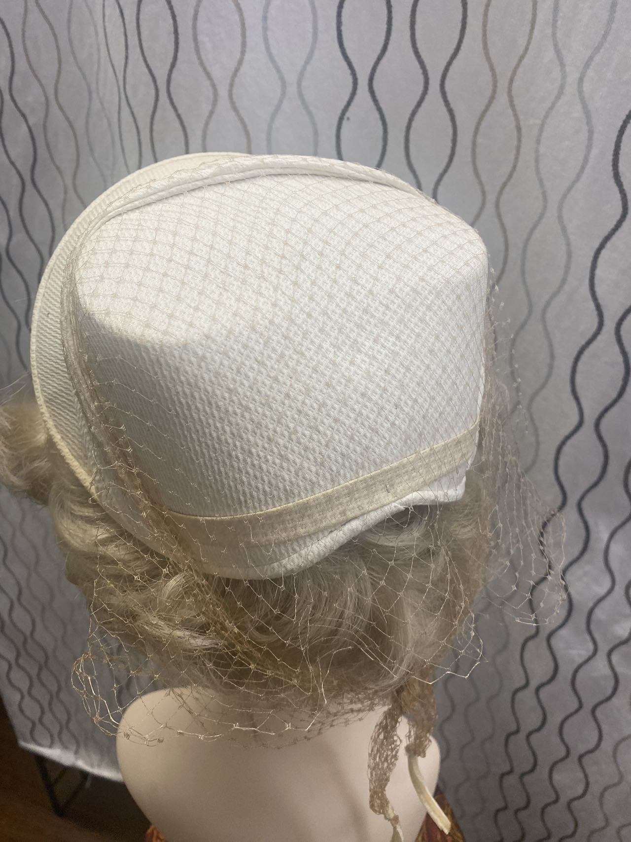 1950s women white pique hat with net tir