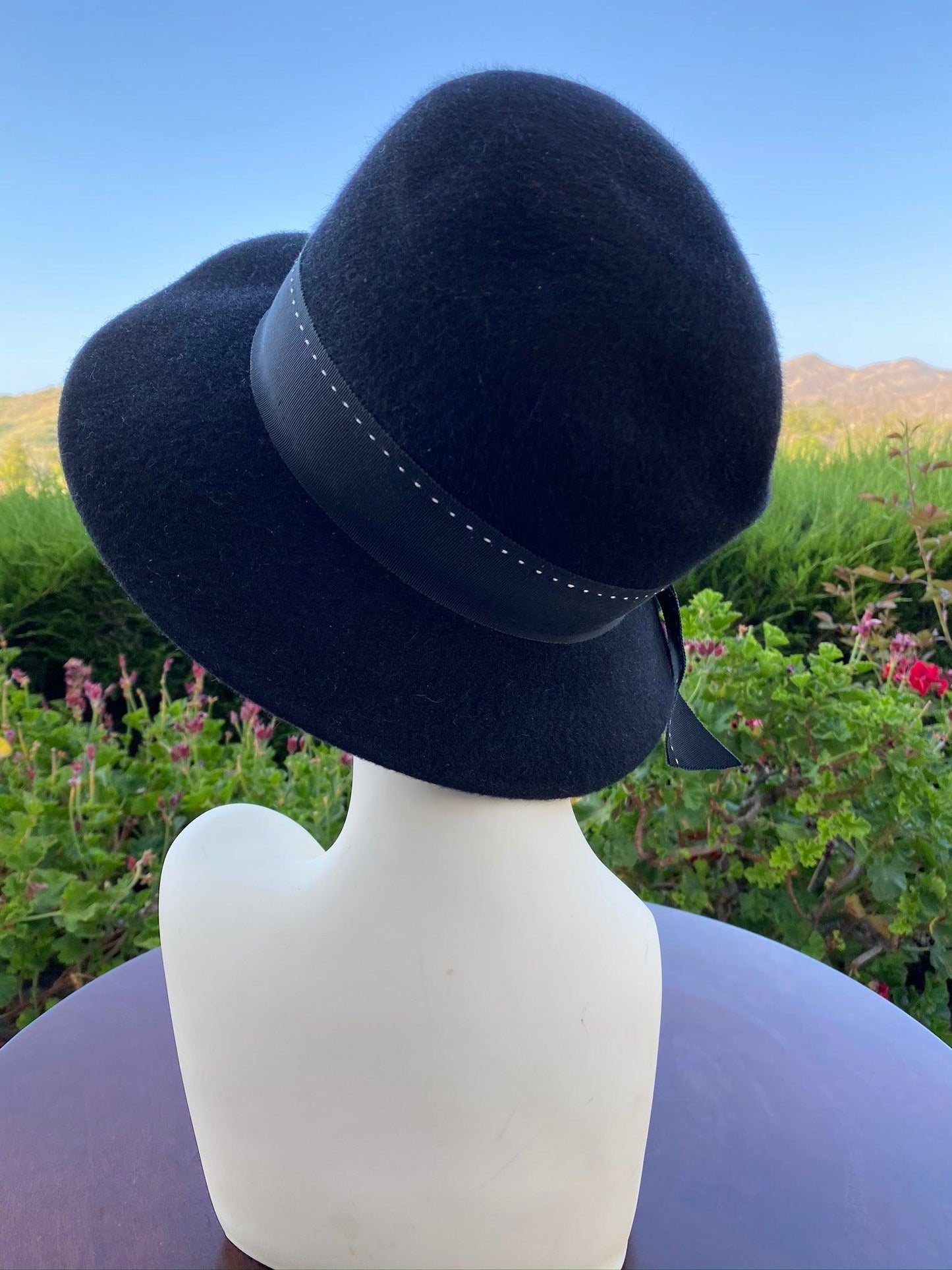 Vintage 1940's Black Wool Tilt Hat with Grosgrain Ribbon w white Stitching & bow - A Walk Thru Time Vintage