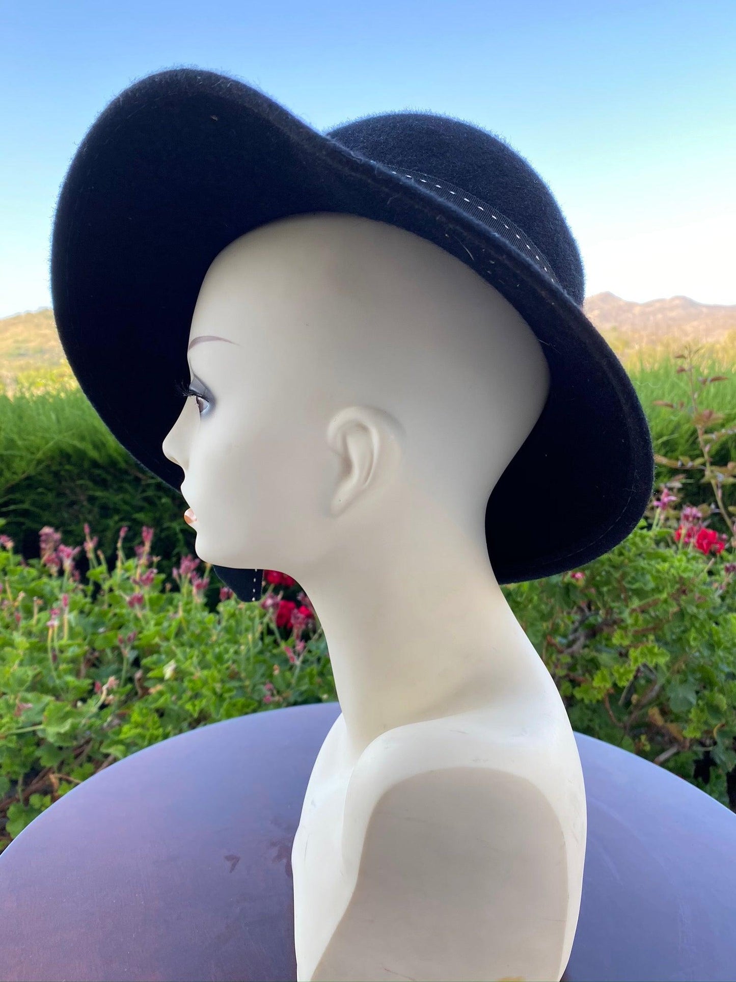 Vintage 1940's Black Wool Tilt Hat with Grosgrain Ribbon w white Stitching & bow - A Walk Thru Time Vintage