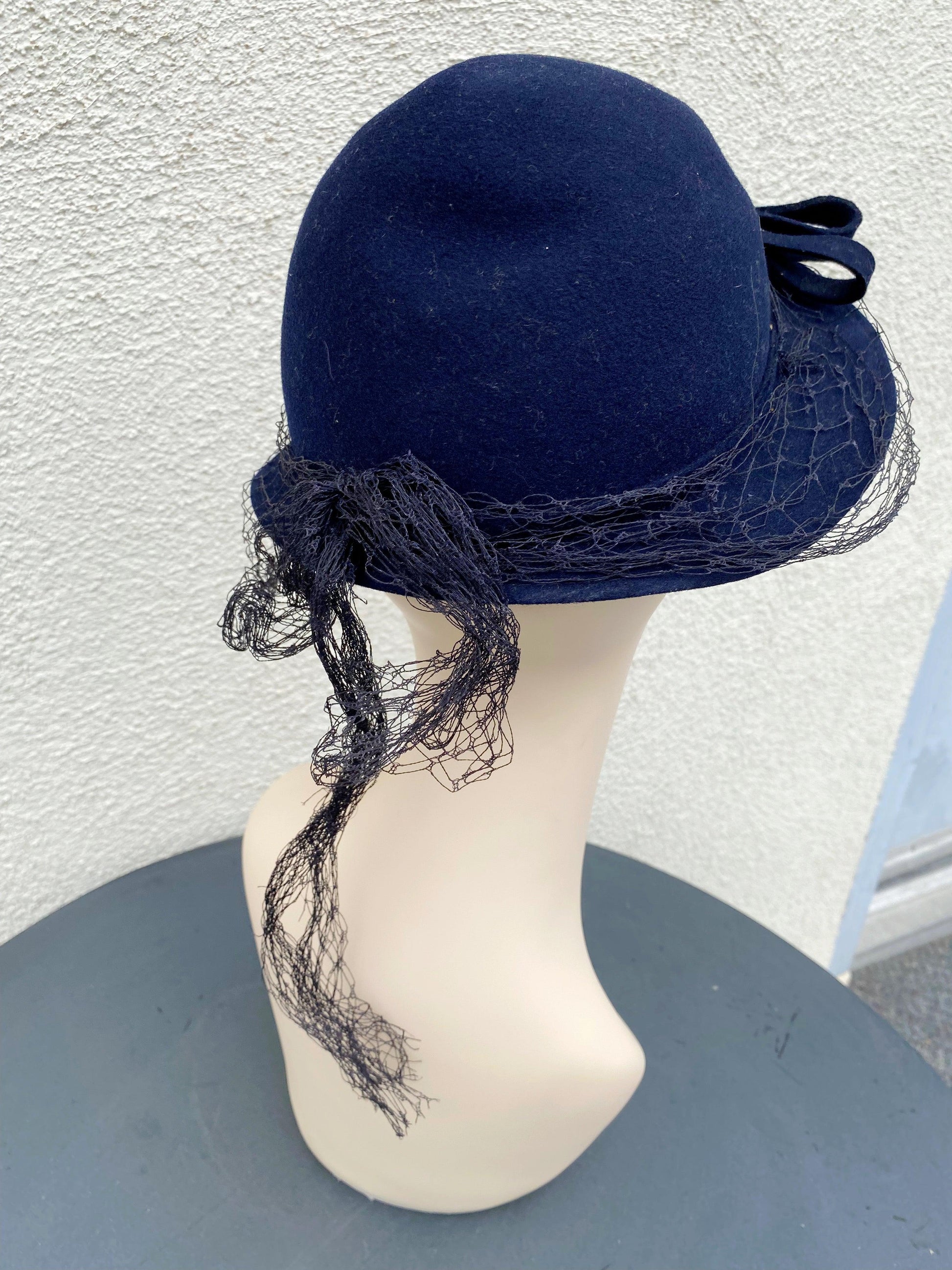 1930's Navy Blue Felt Hat with Veil & Bow - A Walk Thru Time Vintage