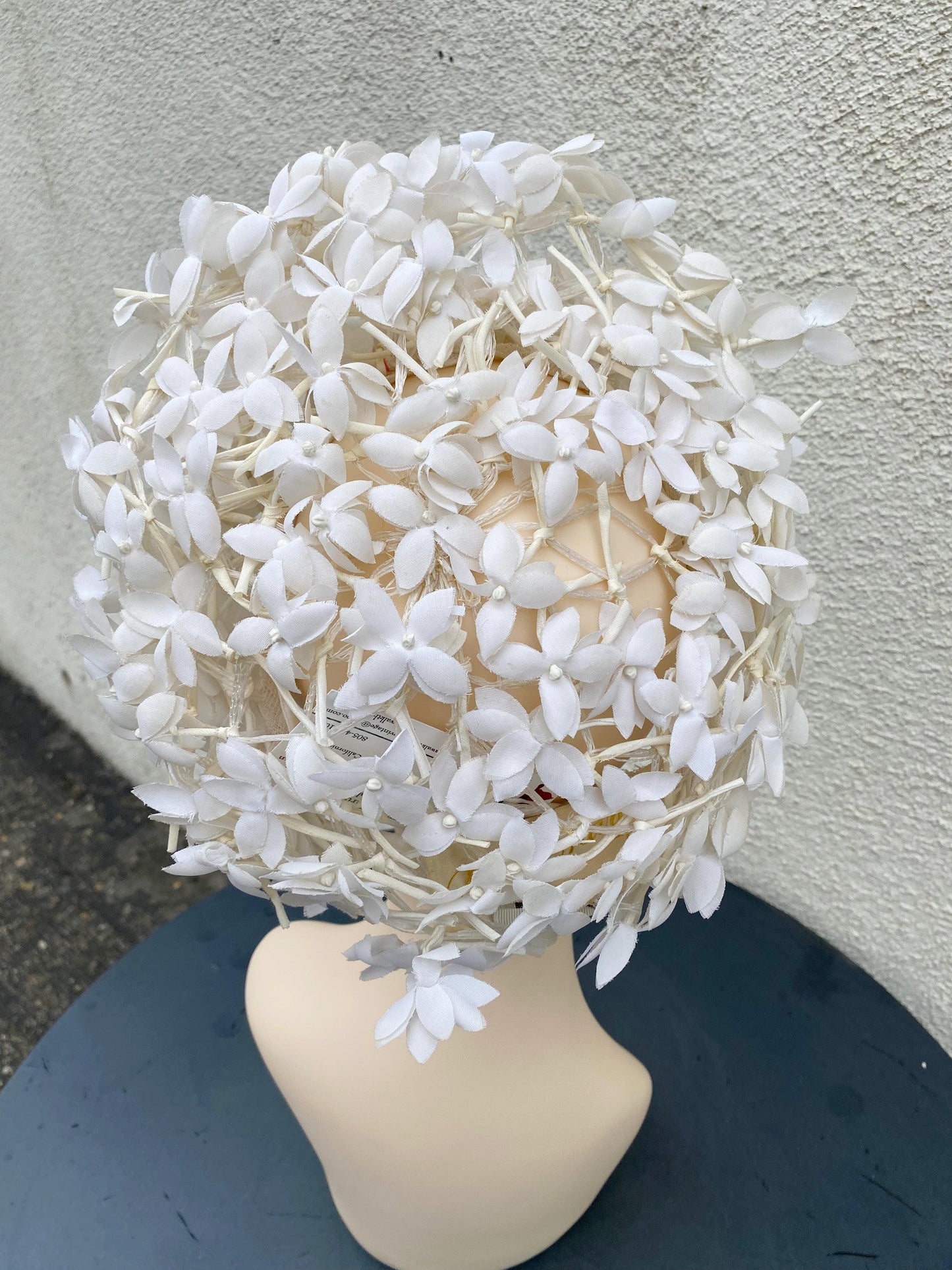 1960's White Flower Gogo Hat - A Walk Thru Time Vintage