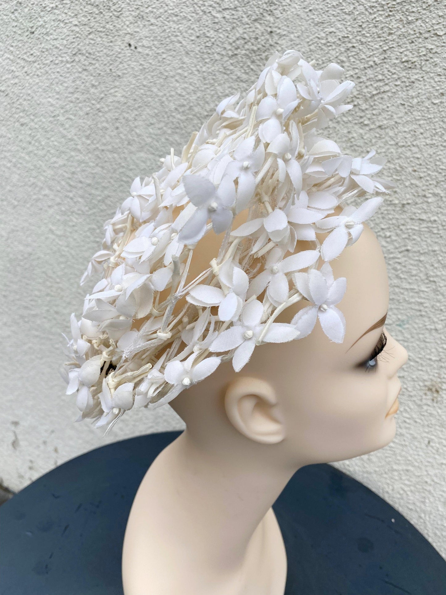 1960's White Flower Gogo Hat - A Walk Thru Time Vintage