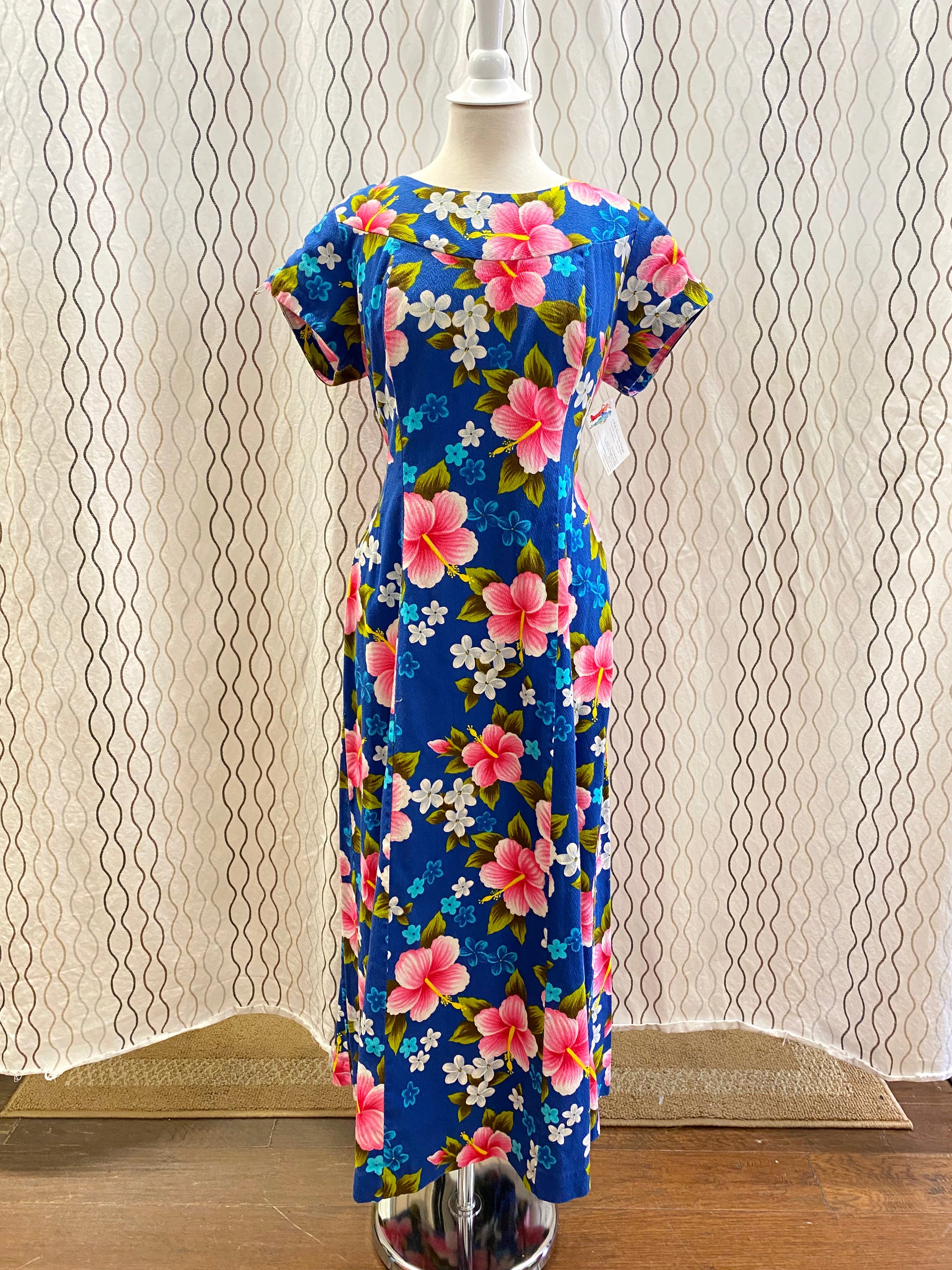 1970's Dark Blue Hawaiian Hibiscus Maxi Dress with Watteau Back