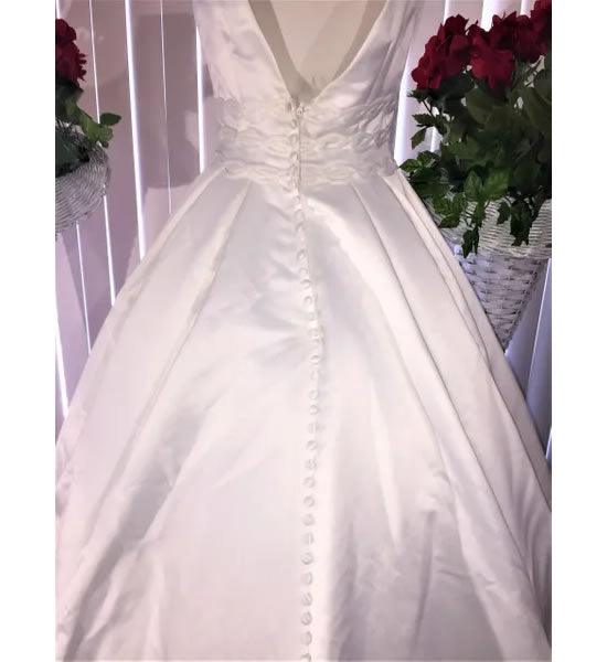 Wedding Gown - Vintage 1960's - Never worn - A Walk Thru Time Vintage