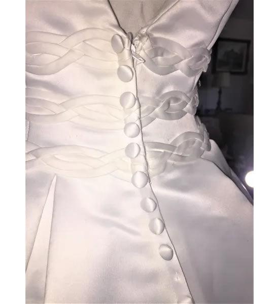 Wedding Gown - Vintage 1960's - Never worn - A Walk Thru Time Vintage